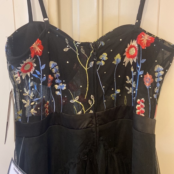 Dress - Picture 3 of 7